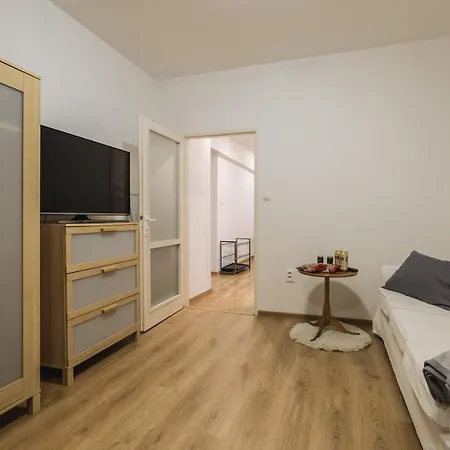 Flexihome Sk - Zborovska - Garage Parking With Electricity - 2 Bedrooms Kosice Exterior photo