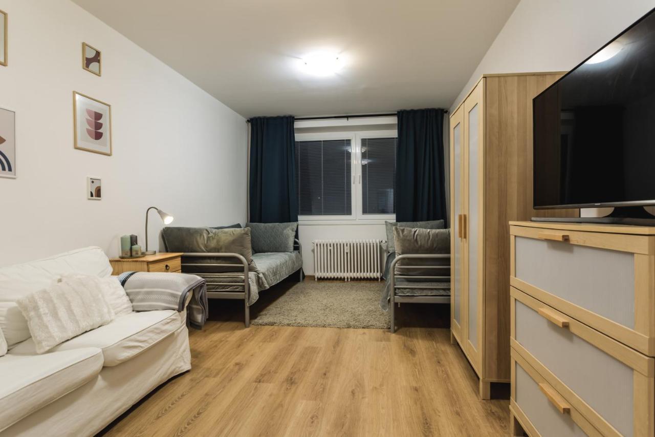 Apartment Flexihome Sk - Zborovska - Garage Parking With Electricity - 2 Bedrooms