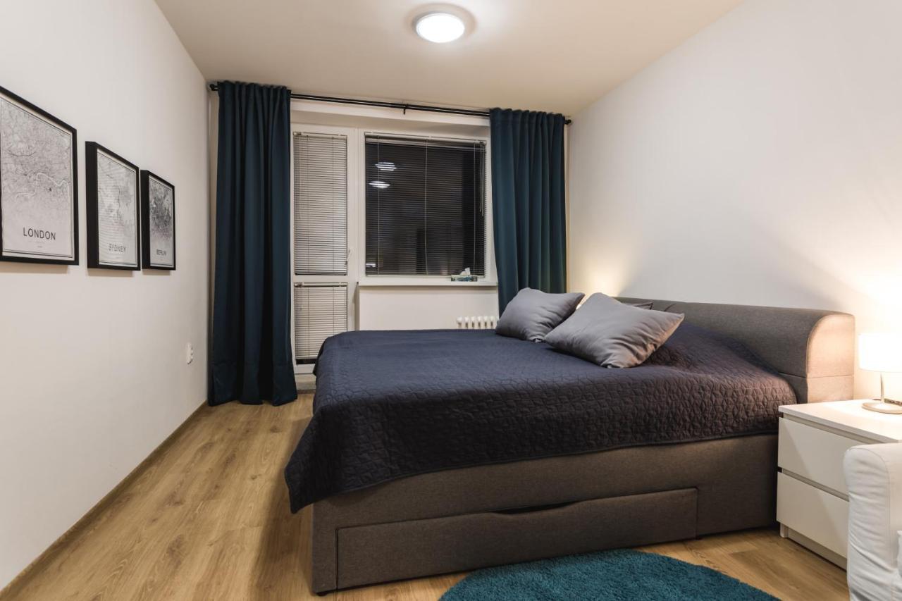 Apartment Flexihome Sk - Zborovska - Garage Parking With Electricity - 2 Bedrooms *