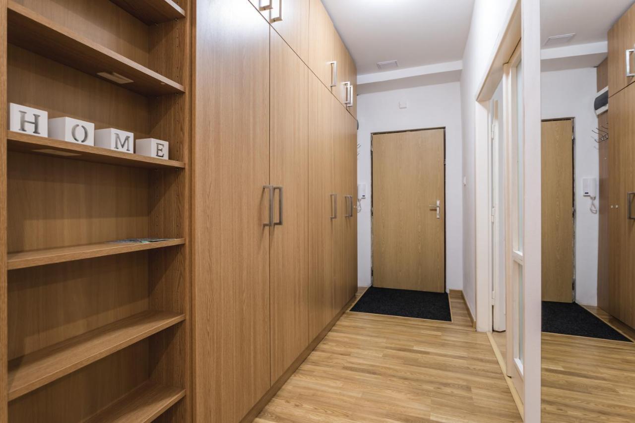 Flexihome Sk - Zborovska - Garage Parking With Electricity - 2 Bedrooms Kosice